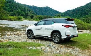 Cùng Toyota Fortuner lao vào hoang dã