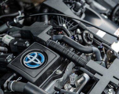 Bảo dưỡng xe Hybrid: Tưởng không dễ mà dễ không tưởng