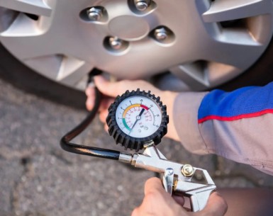 Áp suất lốp là gì? Cách đo áp suất lốp ô tô đúng chuẩn