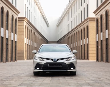 Camry Hybrid - Tiên phong công nghệ xanh cho xe doanh nhân